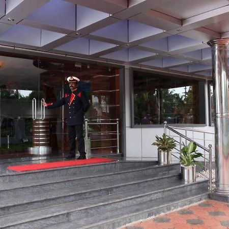 Nila Residency Hotel Shoranur Esterno foto